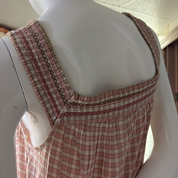 Old Navy Peach, pink, white, gold Gingham Sleeveless Dress, size large - Picture 10 of 10